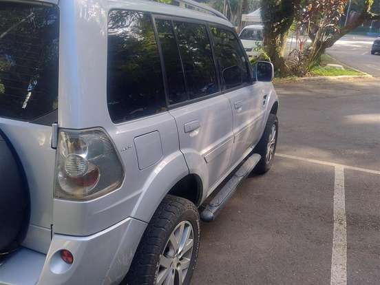 MITSUBISHI-PAJERO TR4-2.0 4X4 16V 140CV FLEX 4P AUTOMÁTICO MITSUBISHI-PAJERO TR4-2010