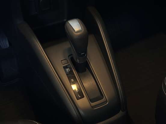 NISSAN-KICKS PLAY-2025