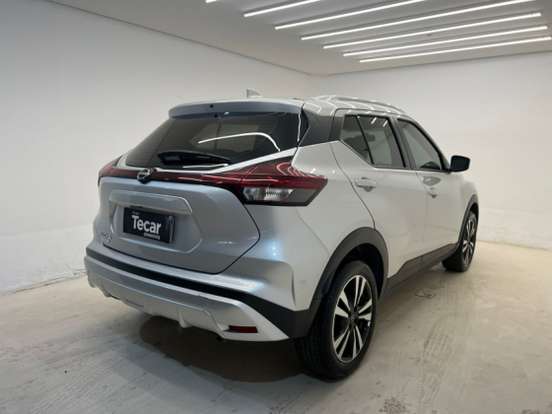 NISSAN-KICKS PLAY-2025