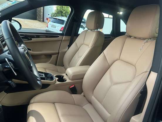 PORSCHE-MACAN-2024