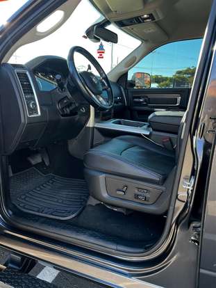 RAM-1500-5.7 V8 GASOLINA LIMITED CD 4X4 AUTOMÁTICO RAM-1500-2023