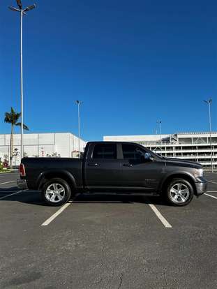 RAM-1500-5.7 V8 GASOLINA LIMITED CD 4X4 AUTOMÁTICO RAM-1500-2023