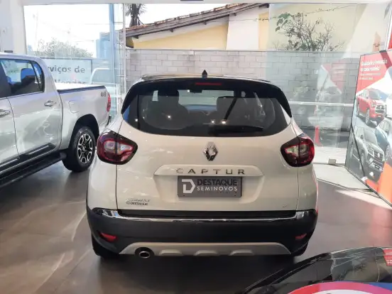 RENAULT-CAPTUR-1.6 16V SCE FLEX BOSE X-TRONIC RENAULT-CAPTUR-2020