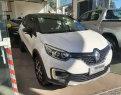 RENAULT CAPTUR 1.6 16V SCE FLEX BOSE X-TRONIC RENAULT CAPTUR 1.6 16V SCE FLEX BOSE X-TRONIC