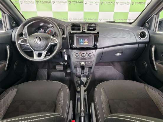 RENAULT-LOGAN-2022