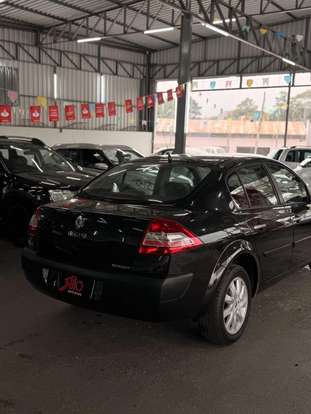 RENAULT-MEGANE-2011