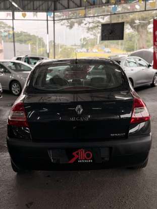 RENAULT-MEGANE-2011