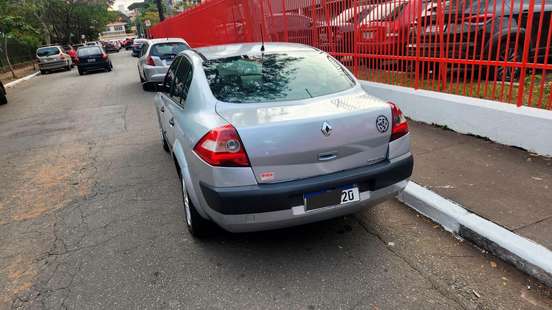 RENAULT-MEGANE-2007