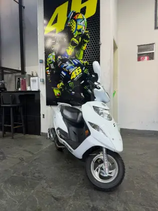 SUZUKI BURGMAN 125 AUTOMATIC SUZUKI BURGMAN 125 AUTOMATIC