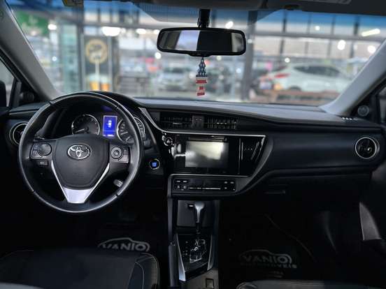 TOYOTA-COROLLA-2019