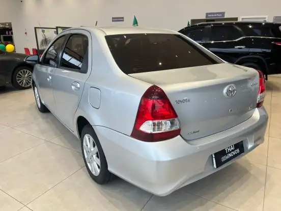 TOYOTA-ETIOS-2019