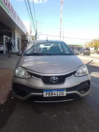 TOYOTA ETIOS 1.5 XS 16V FLEX 4P AUTOMÁTICO TOYOTA ETIOS 1.5 XS 16V FLEX 4P AUTOMÁTICO