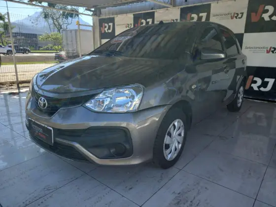 TOYOTA ETIOS 1.5 XS 16V FLEX 4P MANUAL TOYOTA ETIOS 1.5 XS 16V FLEX 4P MANUAL
