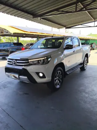 TOYOTA HILUX 2.7 SR 4X2 CD 16V FLEX 4P AUTOMÁTICO TOYOTA HILUX 2.7 SR 4X2 CD 16V FLEX 4P AUTOMÁTICO