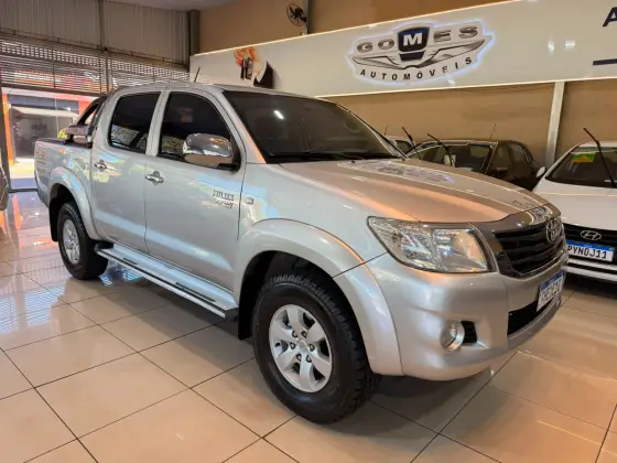 TOYOTA HILUX 2.7 SRV 4X4 CD 16V FLEX 4P AUTOMÁTICO TOYOTA HILUX 2.7 SRV 4X4 CD 16V FLEX 4P AUTOMÁTICO