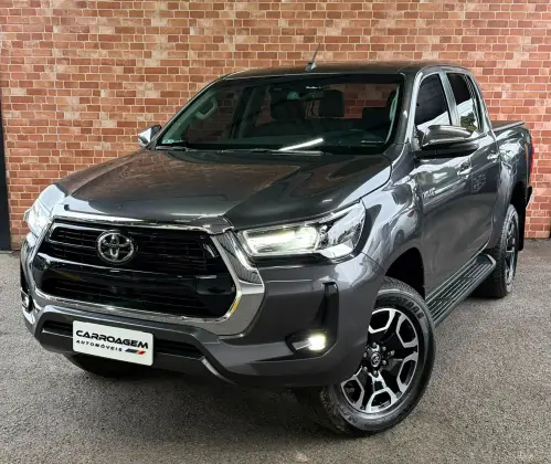 TOYOTA HILUX 2.8 D-4D TURBO DIESEL CD SRX 4X4 AUTOMÁTICO TOYOTA HILUX 2.8 D-4D TURBO DIESEL CD SRX 4X4 AUTOMÁTICO