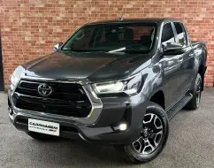 TOYOTA HILUX 2.8 D-4D TURBO DIESEL CD SRX 4X4 AUTOMÁTICO TOYOTA HILUX 2.8 D-4D TURBO DIESEL CD SRX 4X4 AUTOMÁTICO