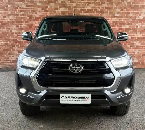 TOYOTA-HILUX-2.8 D-4D TURBO DIESEL CD SRX 4X4 AUTOMÁTICO TOYOTA-HILUX-2025