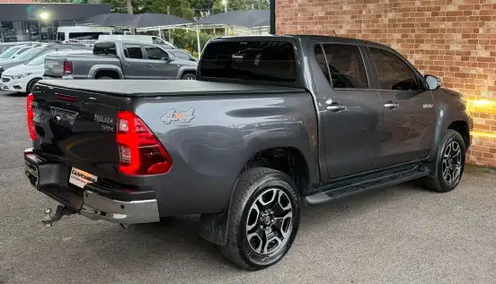 TOYOTA-HILUX-2025