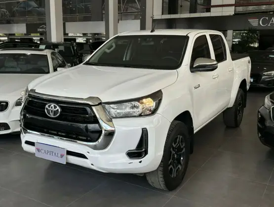 TOYOTA HILUX 2.8 D-4D TURBO DIESEL CHASSI 4X4 MANUAL TOYOTA HILUX 2.8 D-4D TURBO DIESEL CHASSI 4X4 MANUAL