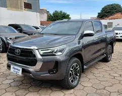 TOYOTA HILUX 2.8 D-4D TURBO DIESEL CD SRX 4X4 AUTOMÁTICO TOYOTA HILUX 2.8 D-4D TURBO DIESEL CD SRX 4X4 AUTOMÁTICO