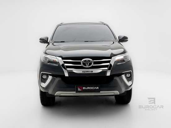 TOYOTA-HILUX-2019