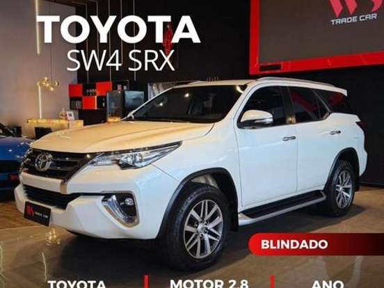 TOYOTA-HILUX SW4-2.8 SRX 4X4 7 LUGARES 16V TURBO INTERCOOLER DIESEL 4P AUTOMÁTICO TOYOTA-HILUX SW4-2017