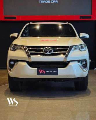 TOYOTA-HILUX SW4-2017