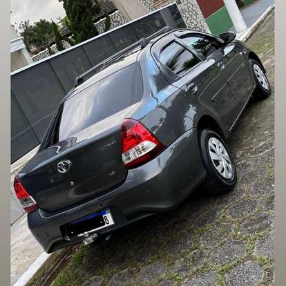 TOYOTA-ETIOS-2021
