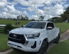 TOYOTA HILUX 2.8 D-4D TURBO DIESEL CD SRX PLUS 4X4 AUTOMÁTICO TOYOTA HILUX 2.8 D-4D TURBO DIESEL CD SRX PLUS 4X4 AUTOMÁTICO