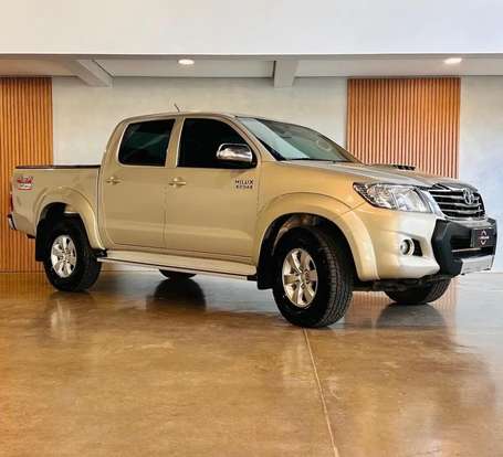 TOYOTA-HILUX-2013