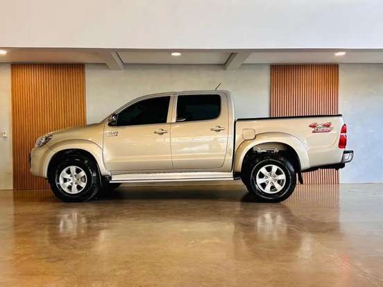 TOYOTA-HILUX-3.0 SRV 4X4 CD 16V TURBO INTERCOOLER DIESEL 4P AUTOMÁTICO TOYOTA-HILUX-2013