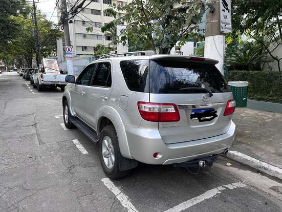 TOYOTA-HILUX SW4-2009