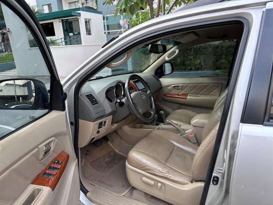 TOYOTA-HILUX SW4-2009
