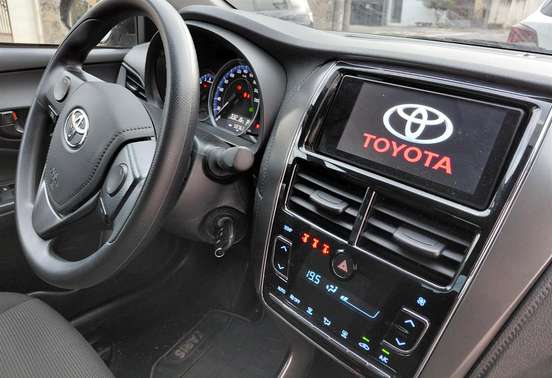 TOYOTA-YARIS-2024