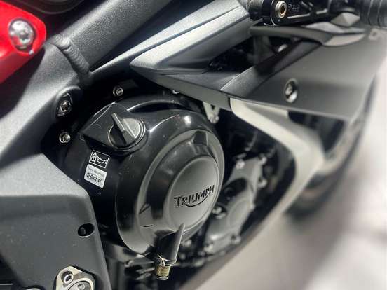 TRIUMPH-DAYTONA 675R ABS TRIUMPH-DAYTONA 675R ABS-2016