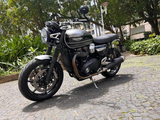 TRIUMPH SPEED TWIN 