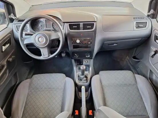 VOLKSWAGEN-FOX-2012