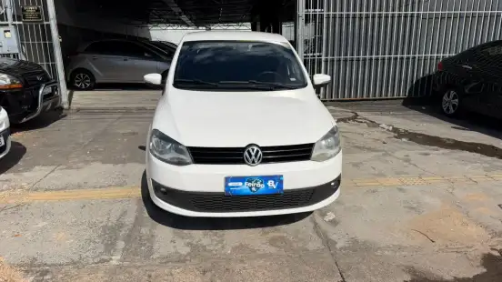 VOLKSWAGEN-FOX-2014