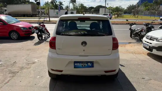 VOLKSWAGEN-FOX-1.6 MI SELEÇÃO 8V FLEX 4P MANUAL VOLKSWAGEN-FOX-2014