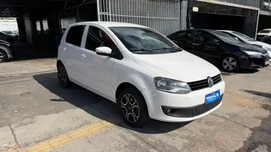VOLKSWAGEN-FOX-2014