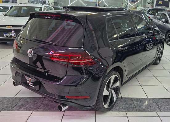 VOLKSWAGEN-GOLF-2019