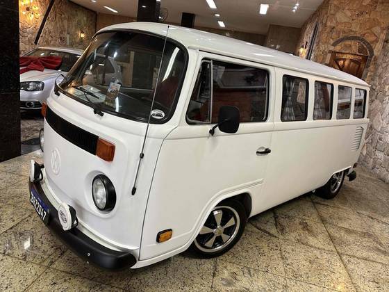 VOLKSWAGEN KOMBI 1.6 STD 8V GASOLINA 3P MANUAL