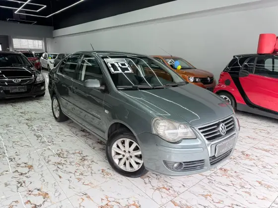 VOLKSWAGEN POLO SEDAN 1.6 MI COMFORTLINE 8V FLEX 4P MANUAL VOLKSWAGEN POLO SEDAN 1.6 MI COMFORTLINE 8V FLEX 4P MANUAL
