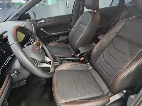 VOLKSWAGEN-VIRTUS-1.0 200 TSI HIGHLINE AUTOMÁTICO VOLKSWAGEN-VIRTUS-2025