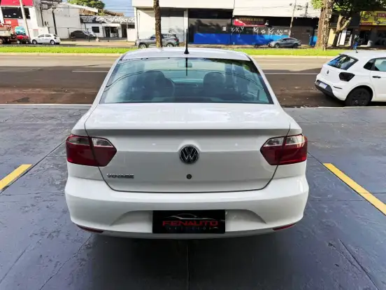 VOLKSWAGEN-VOYAGE-2022