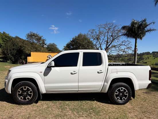 VOLKSWAGEN-AMAROK-2023