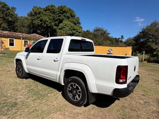 VOLKSWAGEN-AMAROK-2023