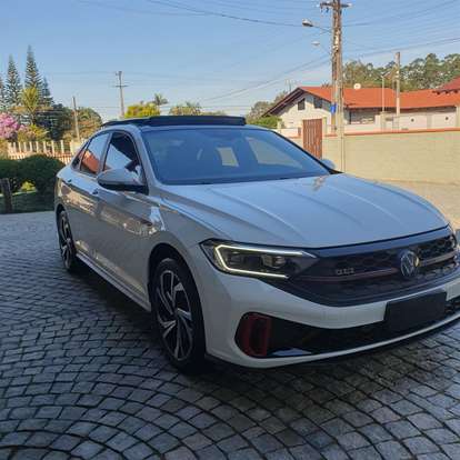 VOLKSWAGEN-JETTA-2024