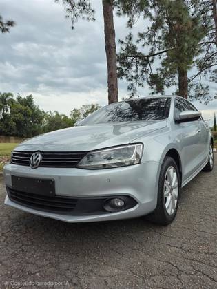 VOLKSWAGEN JETTA 2.0 COMFORTLINE FLEX 4P TIPTRONIC